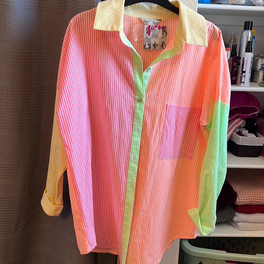 David and Dani new button up shirt size small